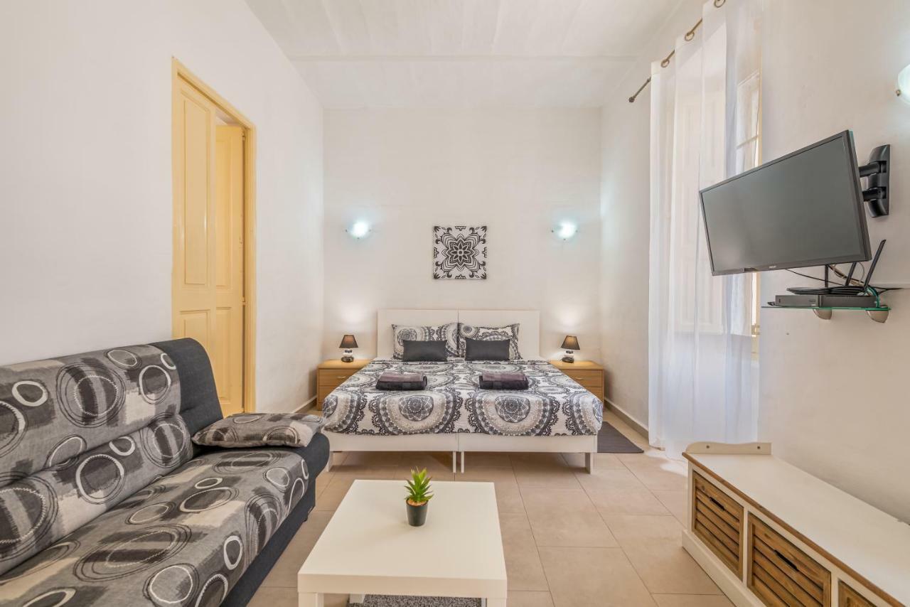 Traditional Maltese Townhouse Otel Sliema Dış mekan fotoğraf