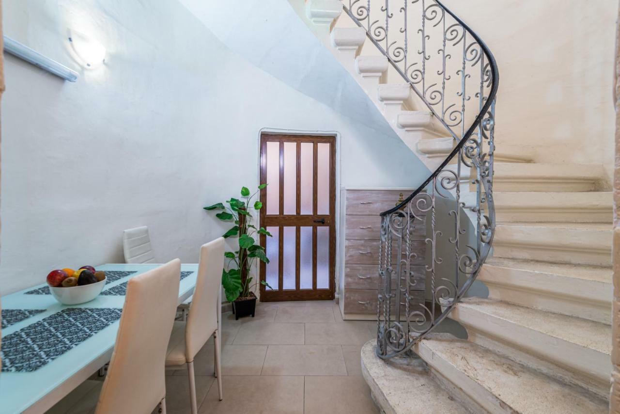 Traditional Maltese Townhouse Otel Sliema Dış mekan fotoğraf