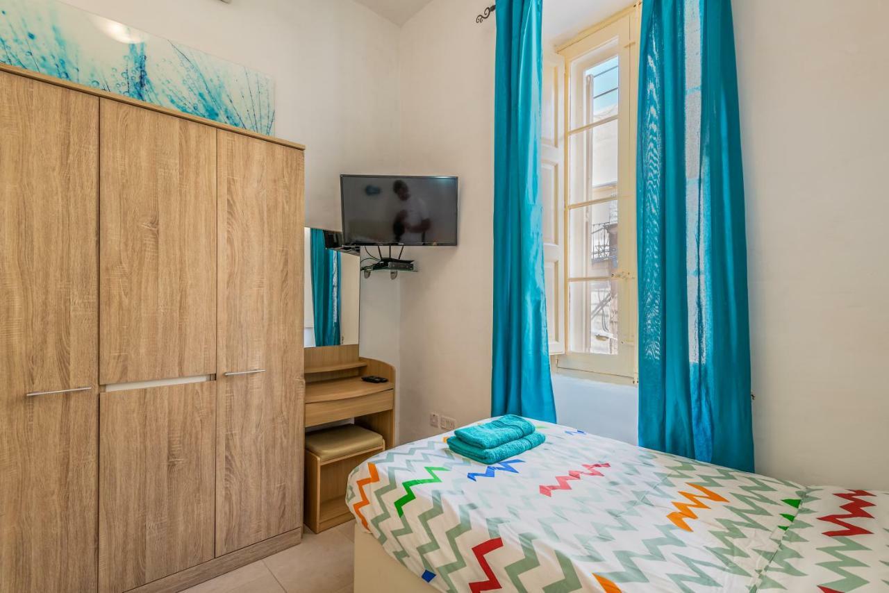 Traditional Maltese Townhouse Otel Sliema Dış mekan fotoğraf